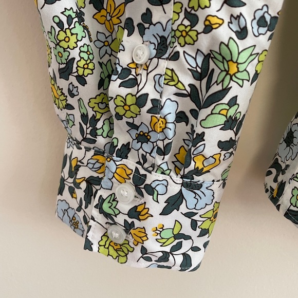 Lands’ End Floral Button Down Shirt - Picture 2 of 6